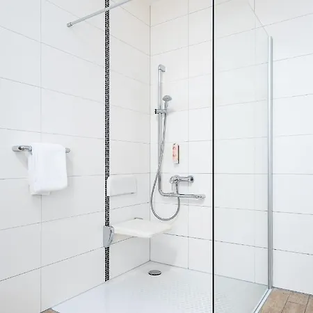 فندق Classicx & -