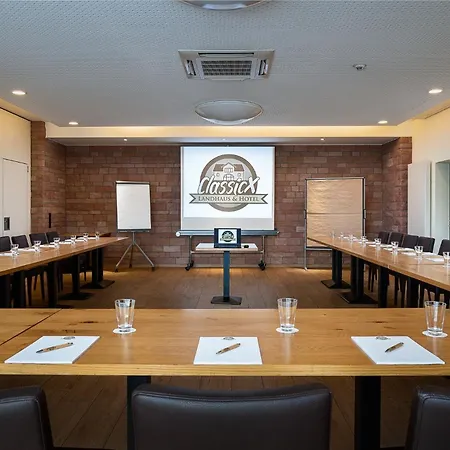 فندق Classicx & -